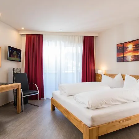 Hotel Luxapart 3*