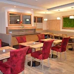 Luxapart Hotel 3*