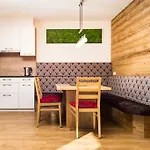 Hotel Luxapart 3*