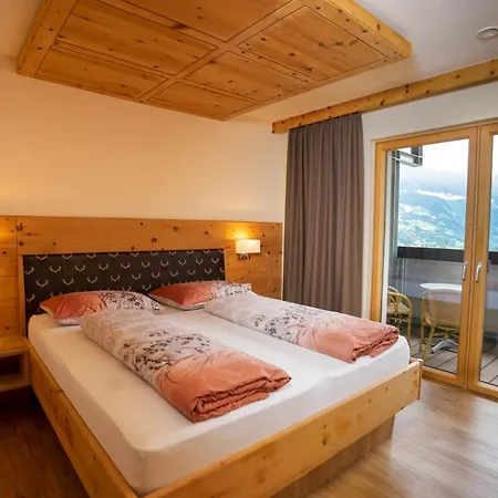 Luxapart Szálloda 3*