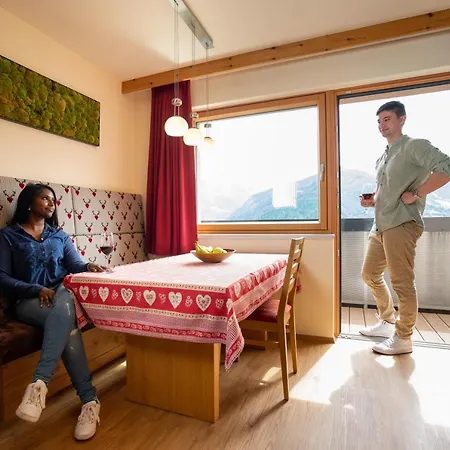 Luxapart Отель Ладис