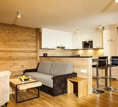 Hotel Luxapart 3*